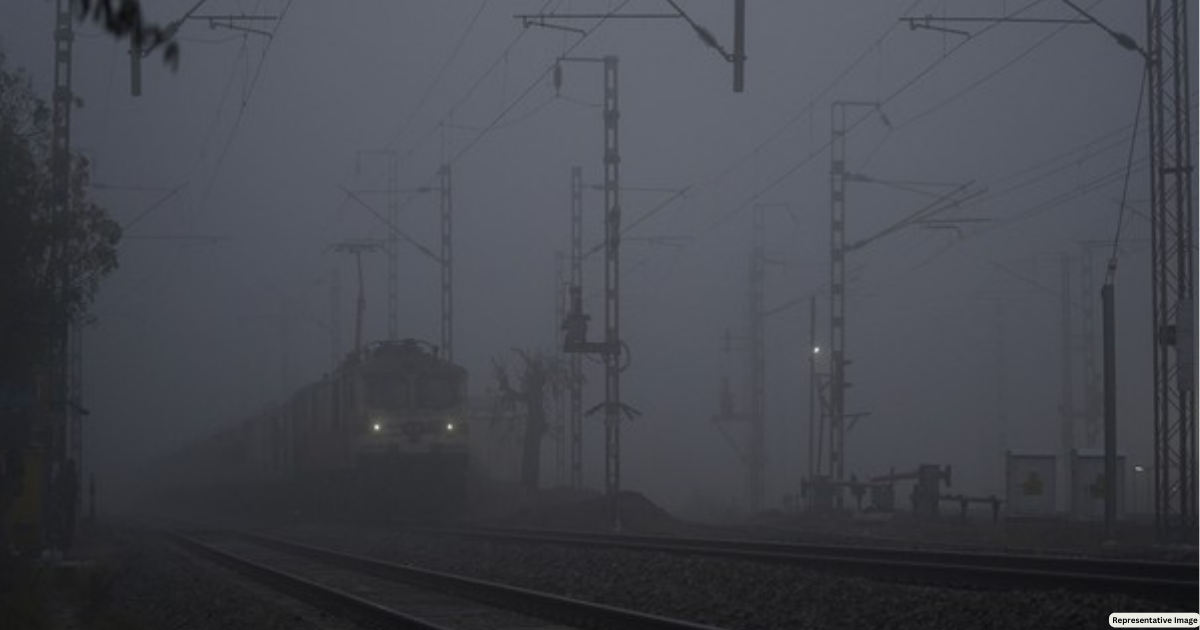 19 Delhi-bound trains delayed, flights disrupted as fog reduces visibility